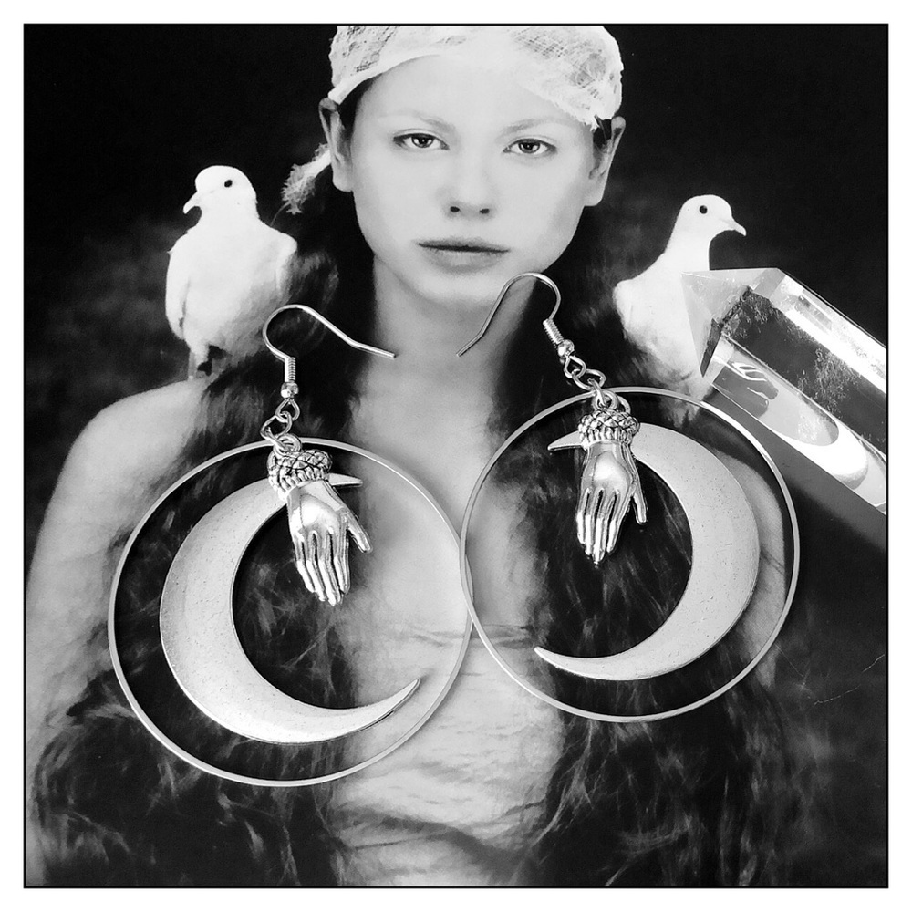 NEW Retro Silver Crescent Moon With Hand Earrings